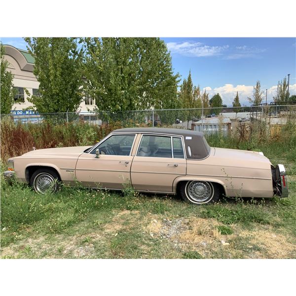 *TOW*1981 CADILLAC DEVILLE, BROWN, 4DRSD, GAS, AUTOMATIC, VIN 1G6AD6995B9221379, ODO READS 27,546