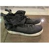 Image 2 : NIKE SHOES SIZE 13