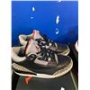 Image 2 : JORDAN 3 SHOES SIZE 9.5