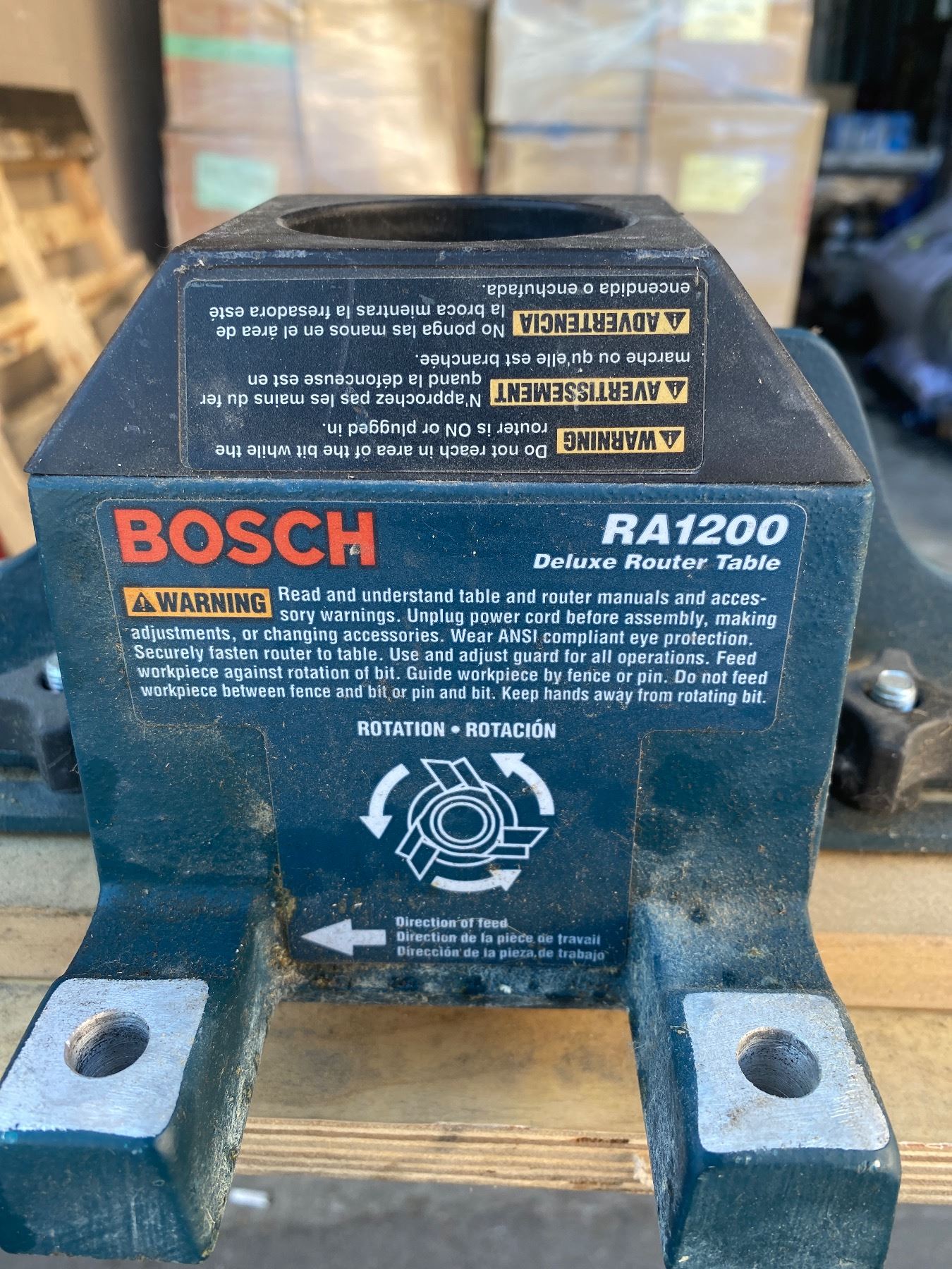 BOSCH DELUXE ROUTER TABLE RA1200 - Able Auctions
