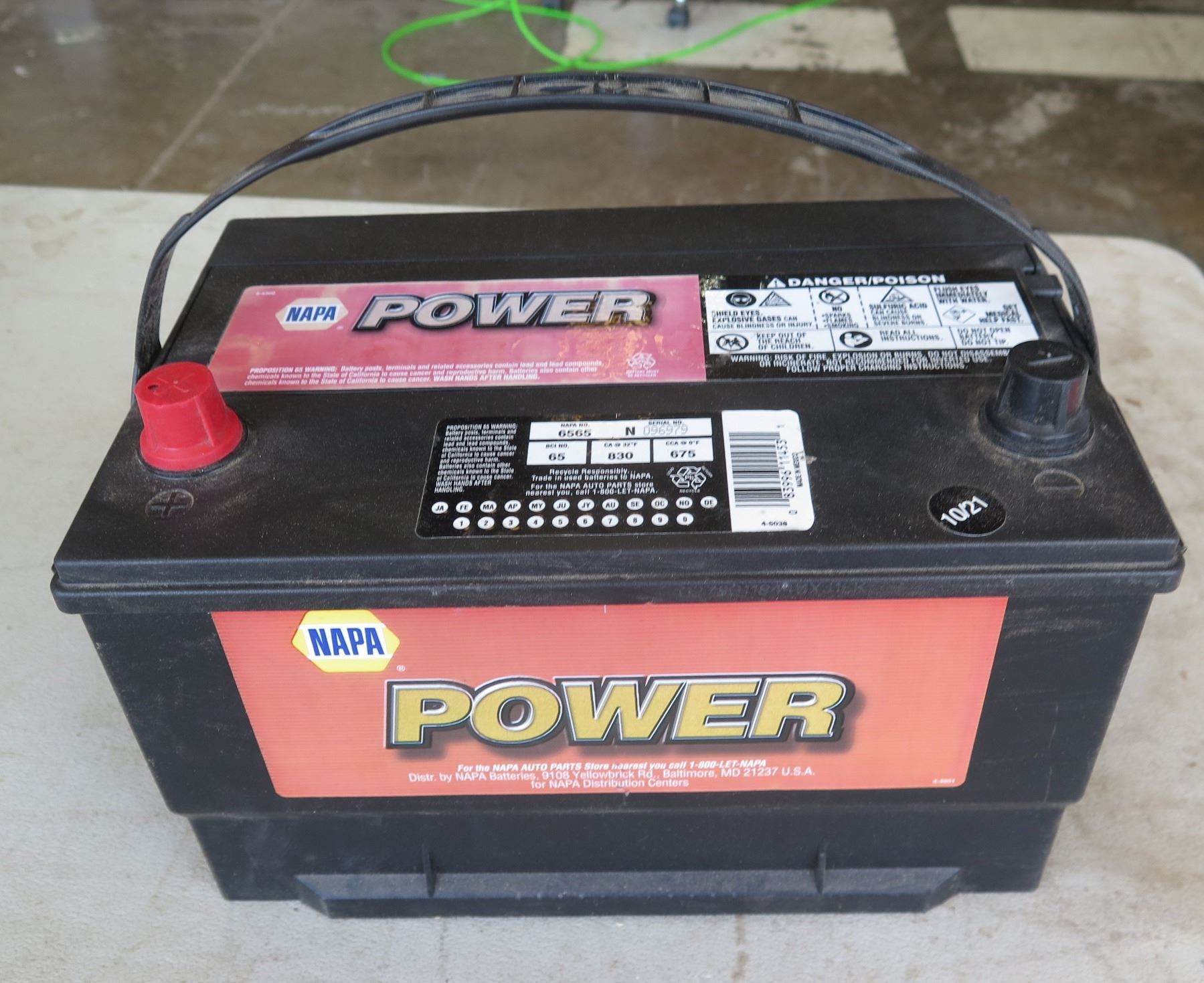 Napa Power Battery 6565 w/ Top Posts