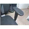 Image 8 : Qty 2 Rolling Black Office Arm Chairs w/ Upholstered Seats & Mesh Back
