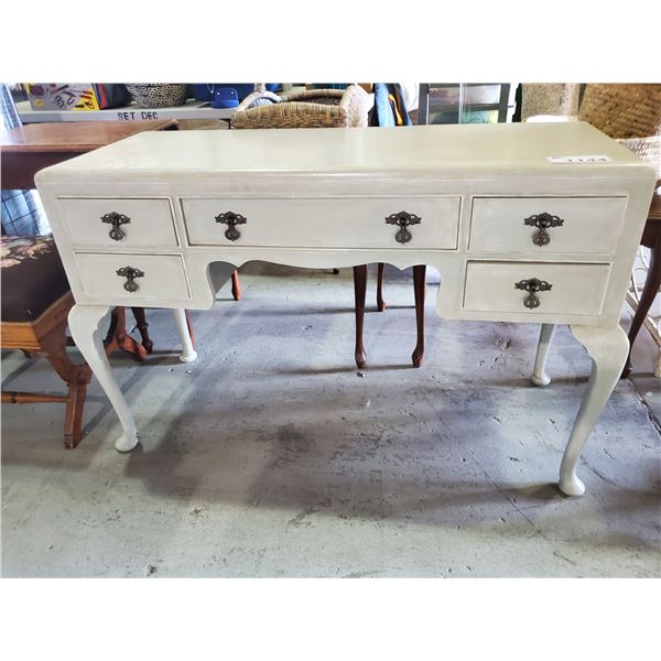 5 DRAWER WRITERS DESK WITH QUEEN ANNE LEGS