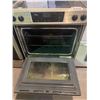 Image 2 : WHIRLPOOL GOLD GLASS TOP STOVE OVEN (NEEDS REPAIRS ON CONTROL PANEL)