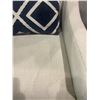 Image 2 : CREAM COLOURED LOUNGE CHAIR WITH ACCENT CUSHION (REQUIRES SOME CLEANING)