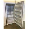 Image 2 : WHITE FRIGIDAIRE UPRIGHT FREEZER