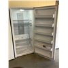 Image 2 : WHITE FRIGIDAIRE UPRIGHT FREEZER