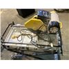 Image 2 : WET TILE SAW WITH STAND