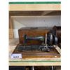 Image 1 : ANTIQUE FRISTER AND ROSS MANN LONDON SHUTTLE MACHINE