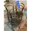 Image 1 : 3 MATCHING WOODEN CHAIRS