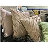 Image 2 : ASSORTED THROW PILLOWS