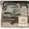 Image 2 : 5 PIECE COMPLETE BED SET KING SIZE