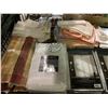 Image 2 : ASSORTED ITEMS INCLUDING; CURTAINS, SHEET SETS & ASSORTED LINENS