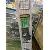 Image 2 : FEATHERLITE ALUMINUM 8' STEP LADDER