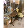 Image 2 : TABLE AND SEWING STORAGE BOX