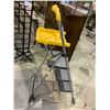Image 2 : COSCO 3 STEP HANDYMAN STEP LADDER