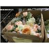 Image 2 : 2 SHELVES OF FAUX FLORALS