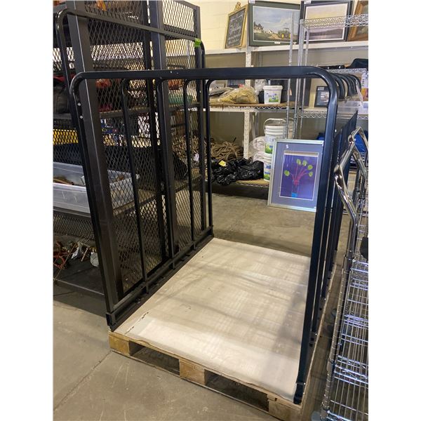 METAL RACK MOUNTED ON PALLET