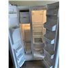 Image 2 : FRIGIDAIRE WHITE SIDE BY SIDE FRIDGE WITH ICE/WATER DISPENSER