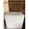 Image 1 : FRIGIDAIRE CHEST FREEZER 3FT WIDE