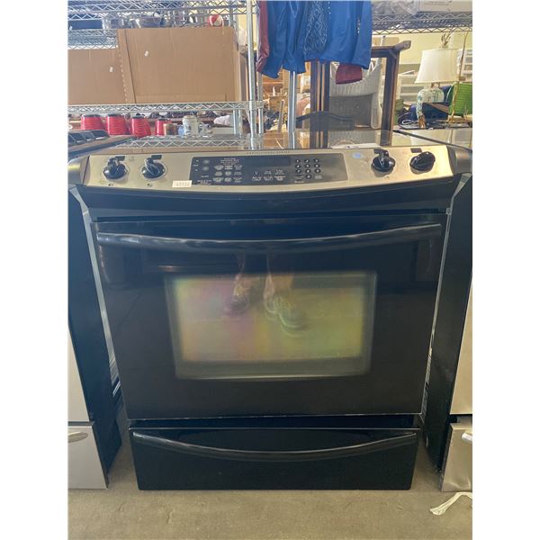 FRIGIDAIRE PROFESSIONAL SERIES CONVECTION OVEN WITH ELECTRIC TOP STOVE