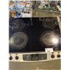 Image 2 : FRIGIDAIRE PROFESSIONAL SERIES CONVECTION OVEN WITH ELECTRIC TOP STOVE