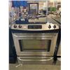 Image 1 : FRIGIDAIRE OVEN WITH ELECTRIC TOP STOVE