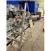 Image 1 : FEATHERLITE 6' ALUMINUM STEP LADDER
