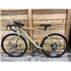 Image 1 : HYPER ALUMINUM GRVL 9 SPEED BICYCLE