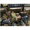 Image 3 : ASSORTED CHRISTMAS ITEMS INCLUDING; LIGHTS, DECOR, CHRISTMAS CRACKERS & MORE