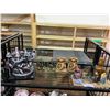 Image 1 : ASSORTED HOME DECOR