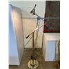 Image 1 : MODERN FLOOR LAMP