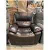 Image 1 : TESTED WORKING ELECTRONIC RECLINING LOUNGE CHAIR