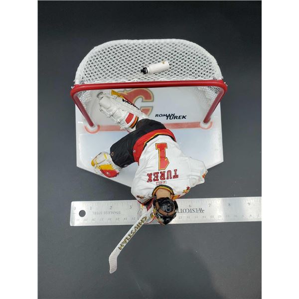 McFarlane Premium On Ice Hockey Figurine - Roman Turek  - includes net with water bottle