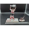 Image 2 : McFarlane Premium On Ice Hockey Figurine - Martin Brodeur Devil holding Cup - includes mini Figure