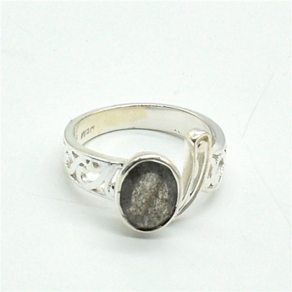 Silver Labradorite(1.8ct) Hand Made Ring (~weight 4.15g)