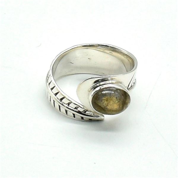 Silver Labradorite(2.7ct) Hand Made Mens Ring Ring (~weight 5.4g)