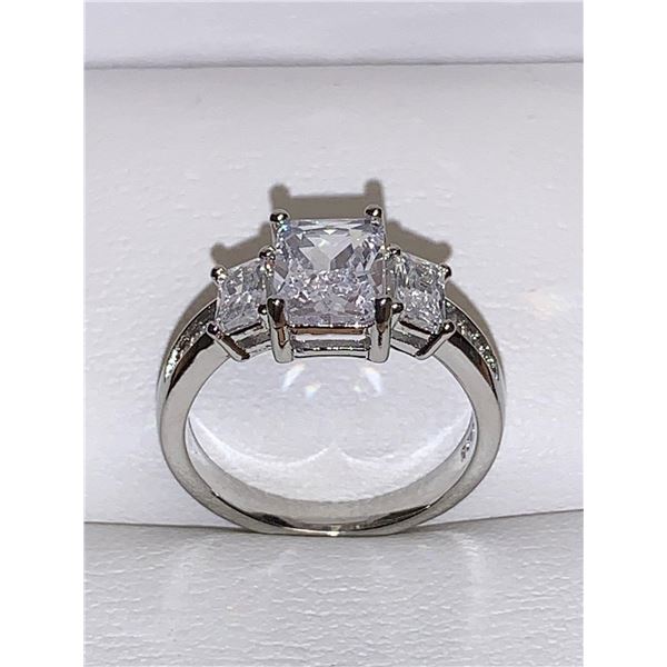 Ladies Emerald Cut 1.0 Carat Solitaire with side Baquette Stones Anniversary Ring size 7