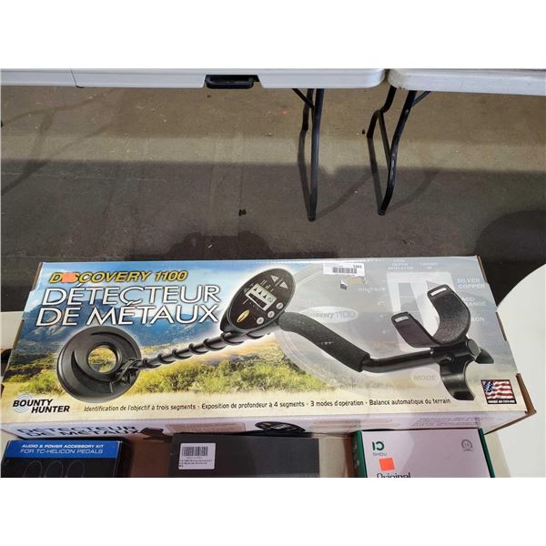 Discovery "Bounty Hunter"  1100 Metal Detector