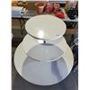 Image 2 : 3 Tier White Round Display Table on Casters