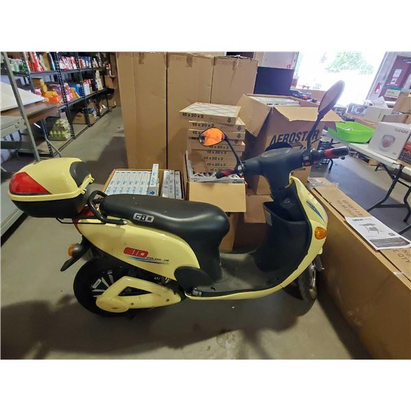 GIO Zetta 500W+ Lithium Electric Scooter 2 Speed Electric Start
