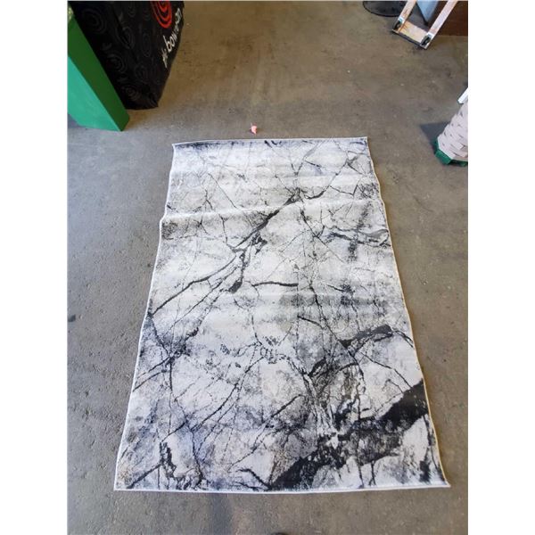 Aden Collection marble grey 5 x 7 area rug