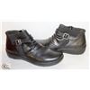 Image 1 : NEW CLARKS LADIES BLACK LEATHER SIDE ZIP SHOES