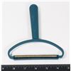 Image 1 : NEW LINT REMOVER BRUSH