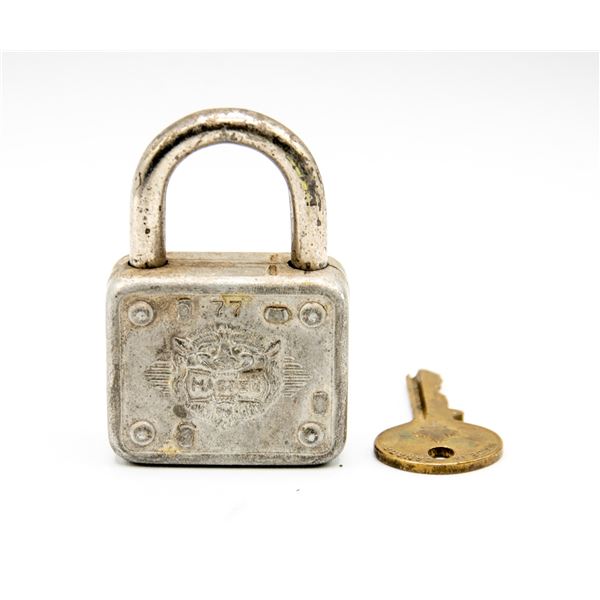 VINTAGE MASTER LOCK 77 MILWAUKEE, WITH LOCK & KEY