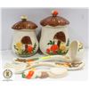 Image 1 : SET OF VINTAGE ARNEL CERAMIC CANISTERS & HANGING