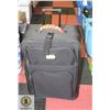 Image 1 : SUITCASE