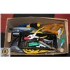 Image 1 : BOX LOT OF ASSORTED TOOLS