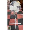 Image 1 : ASSEMBLED MAINSTAYS OSCILLATING 16" WHITE STAND UP