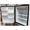 Image 2 : GE 30: 20.9 CU FT BOTTOM MOUNT FRIDGE WITH ICE